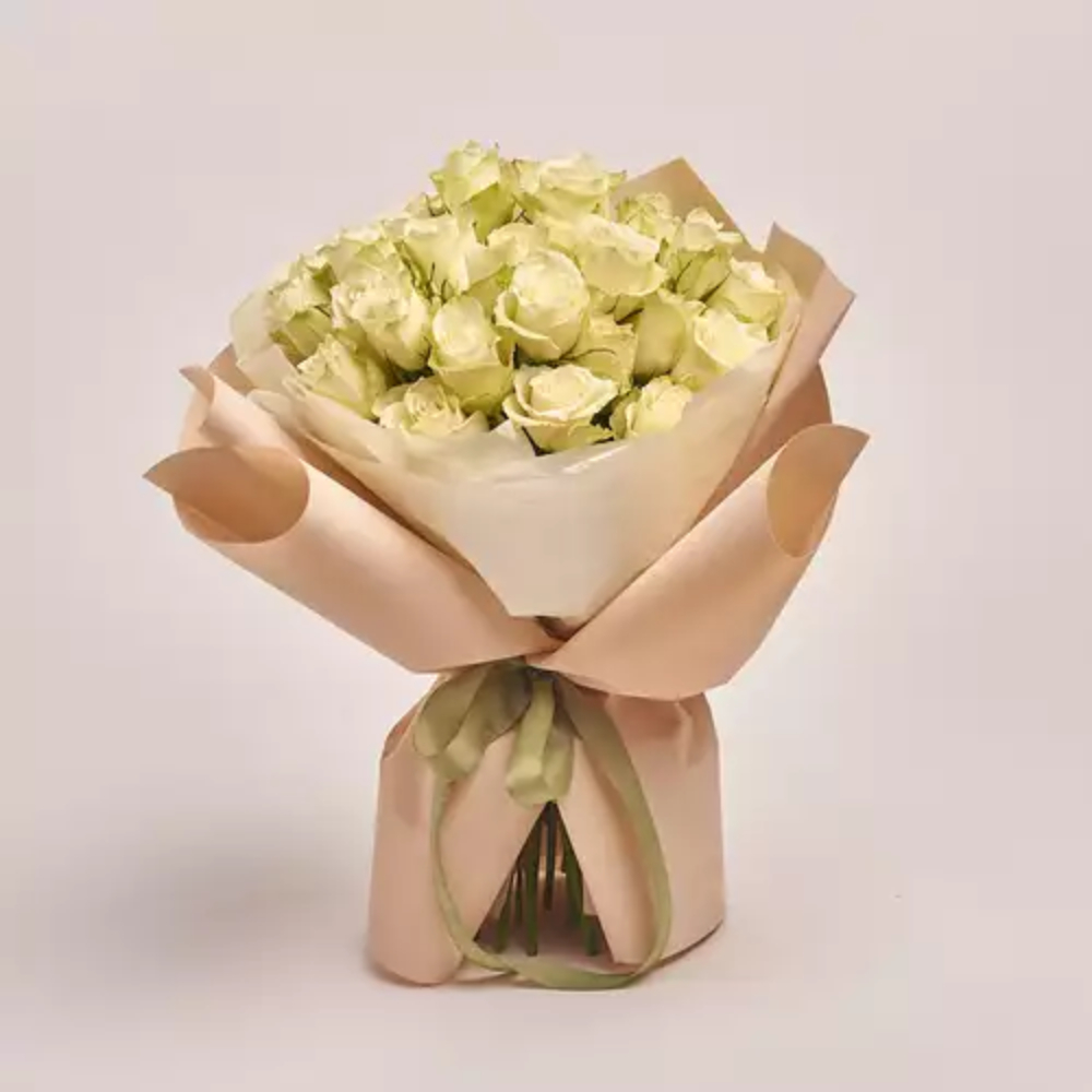 Elegant bouquet of fresh pink roses wrapped in soft pastel paper with premium finishing, perfect for romantic gifting, birthdays, and special occasions in Dubai.