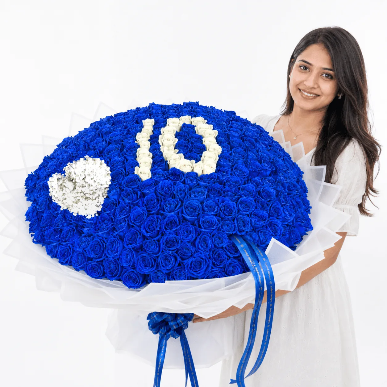 Grand 301 Blue Roses Personalised Number Bouquet