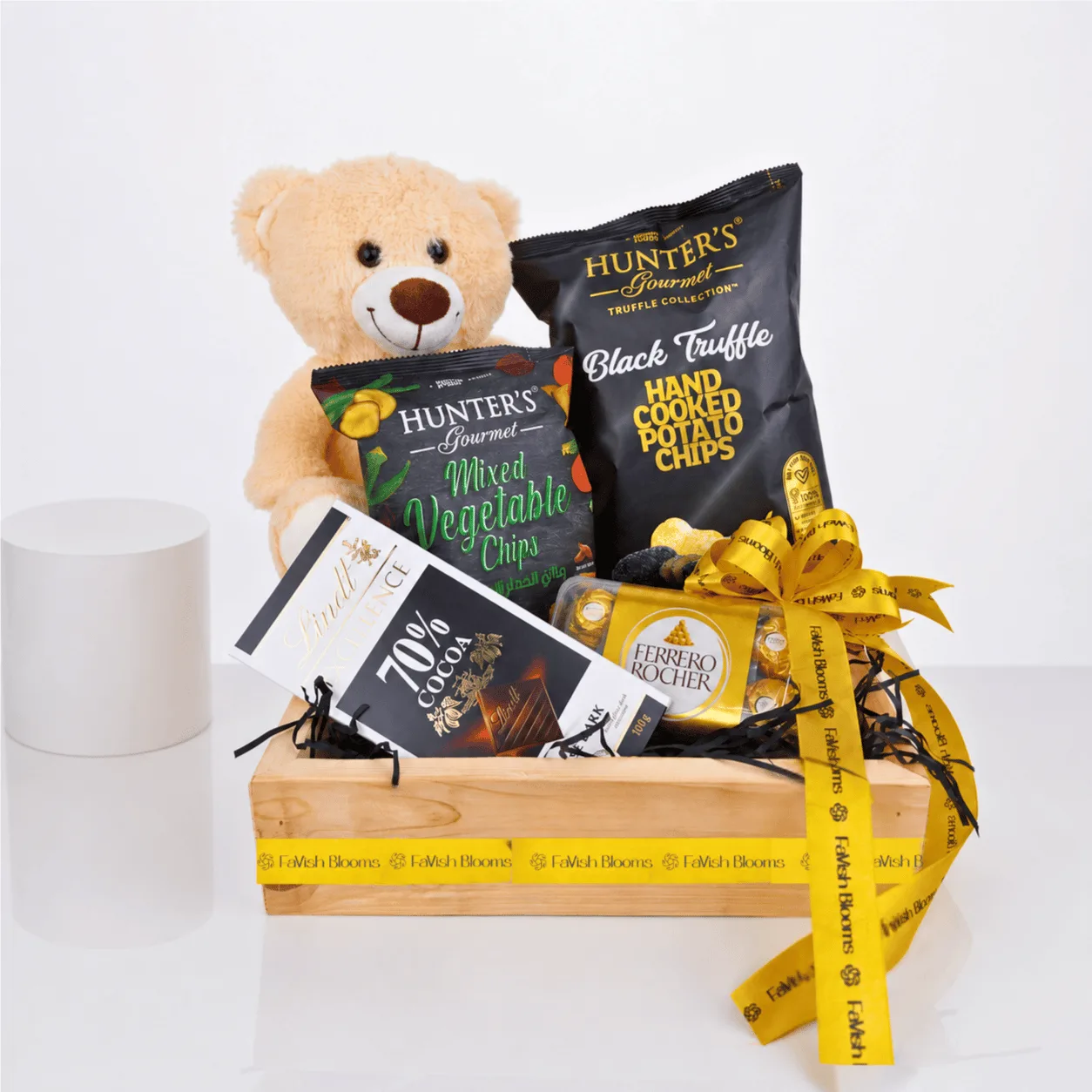 Premium Chocolate & Gourmet Chips Hamper with Ferrero Rocher, Lindt chocolates and assorted snack chips