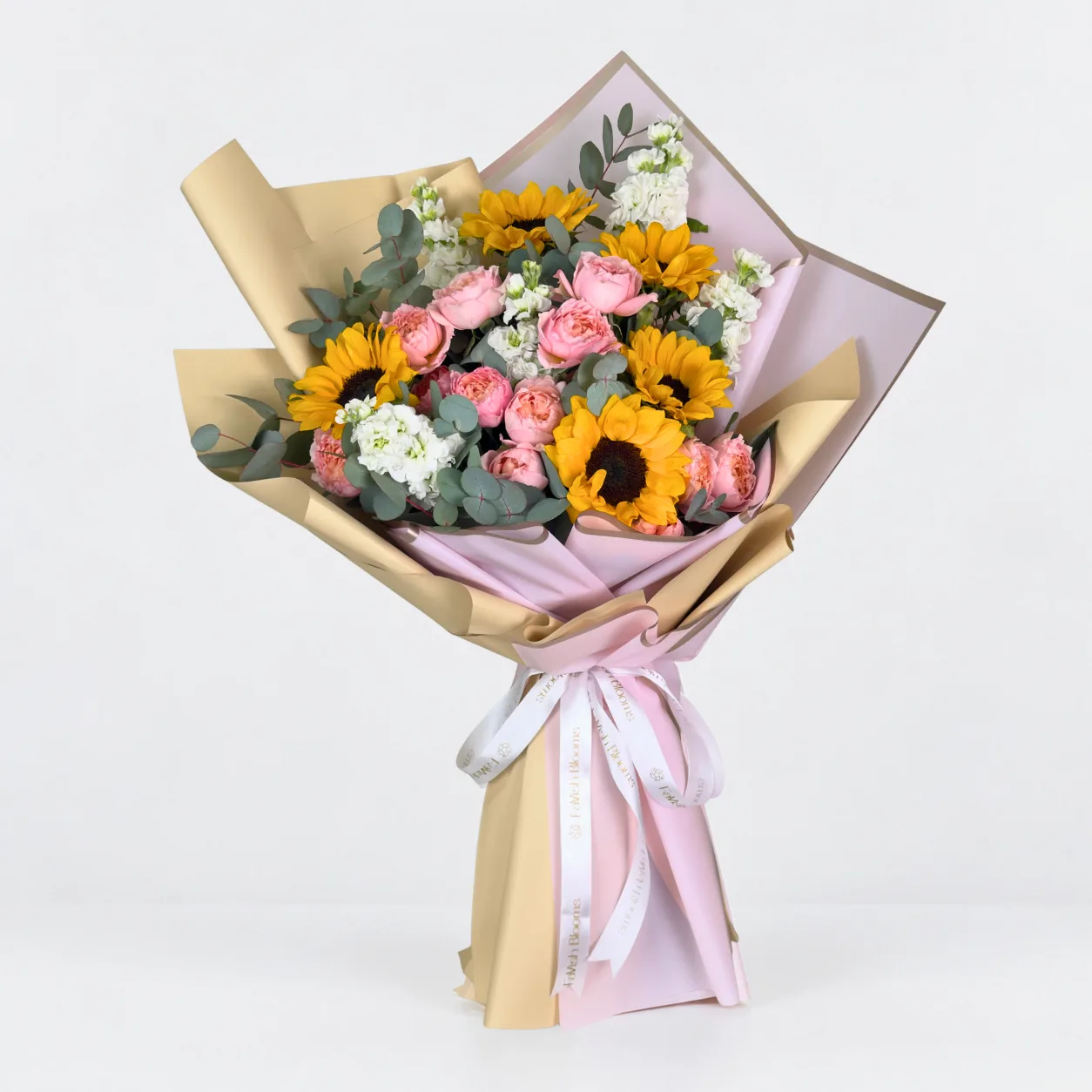 Fresh sunflower and Juliet rose bouquet for birthdays, congratulations and special occasions in Dubai.