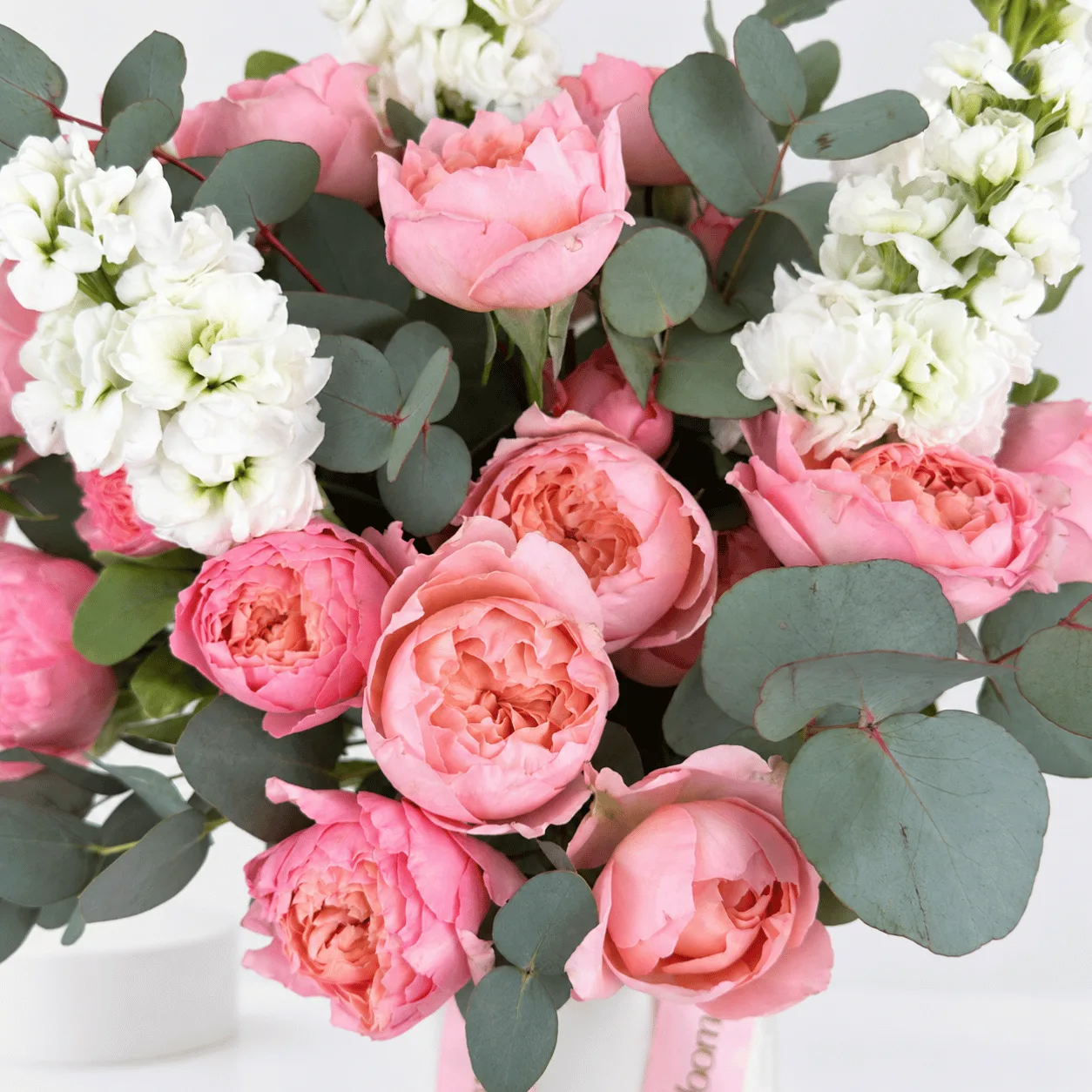 11 Juliet Spray Rose & White Matthiola Vase