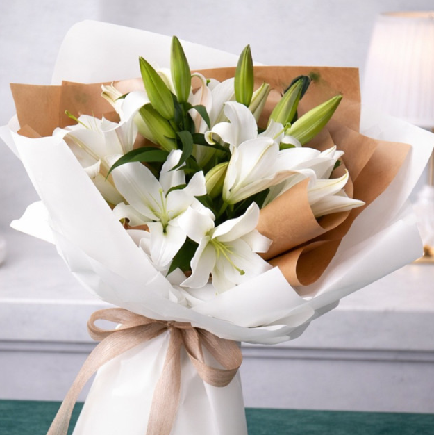 Golden Lily Grace – White Oriental Lily Bouquet