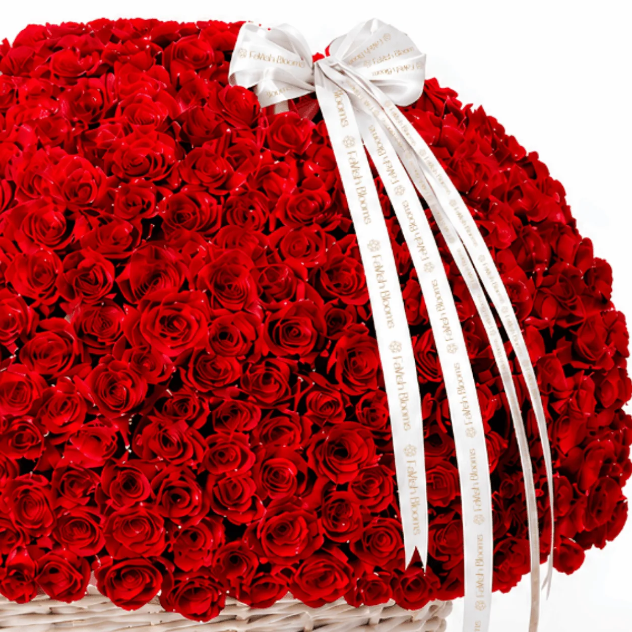 Royal 801 Red Roses Basket
