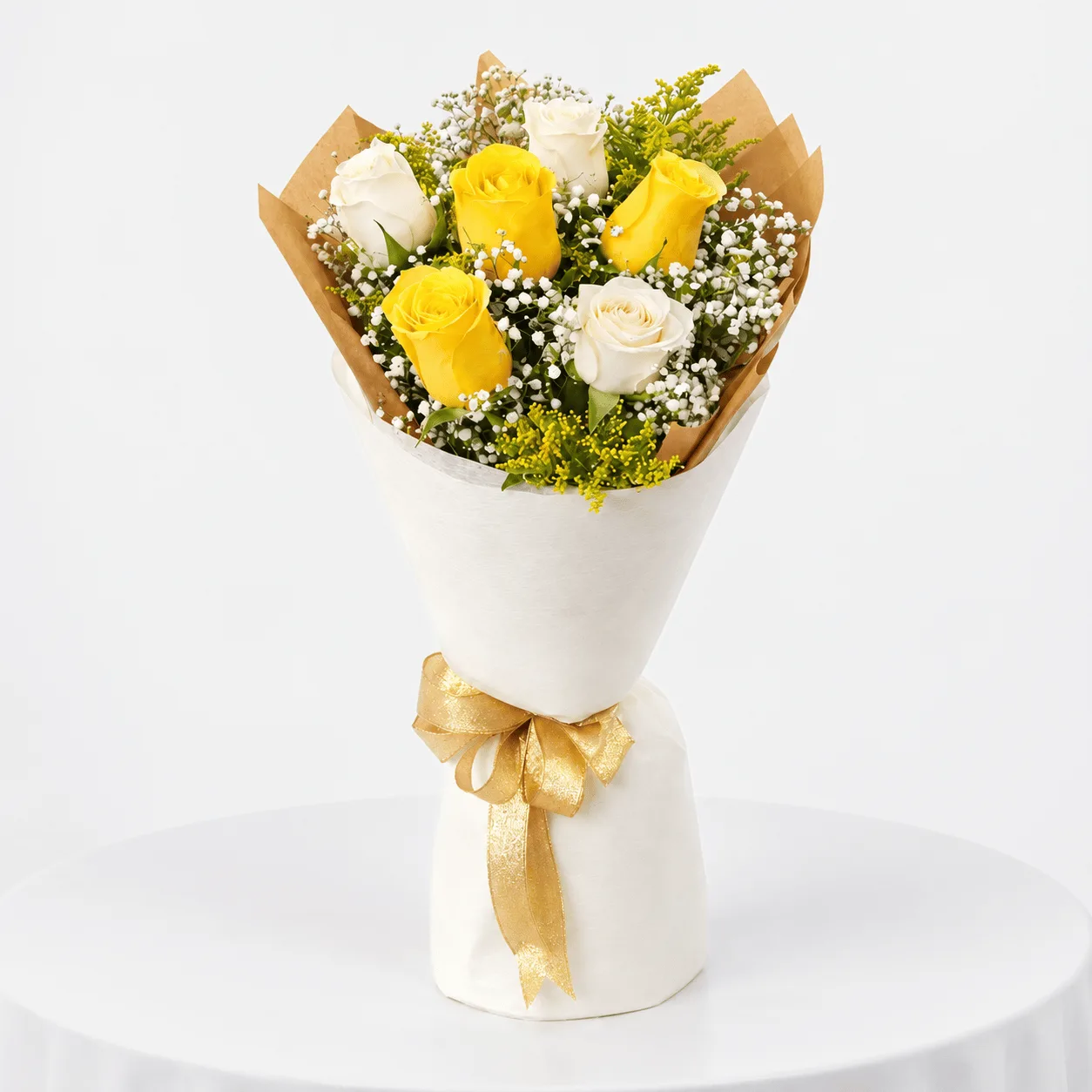 Fresh yellow and white roses bouquet for birthdays, congratulations and special occasions in Dubai.