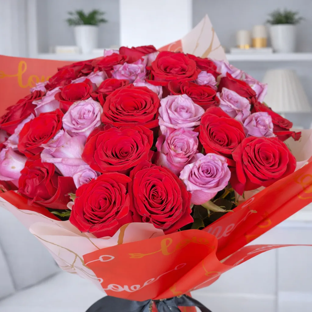 Elegant mixed roses hand bouquet perfect romantic gift