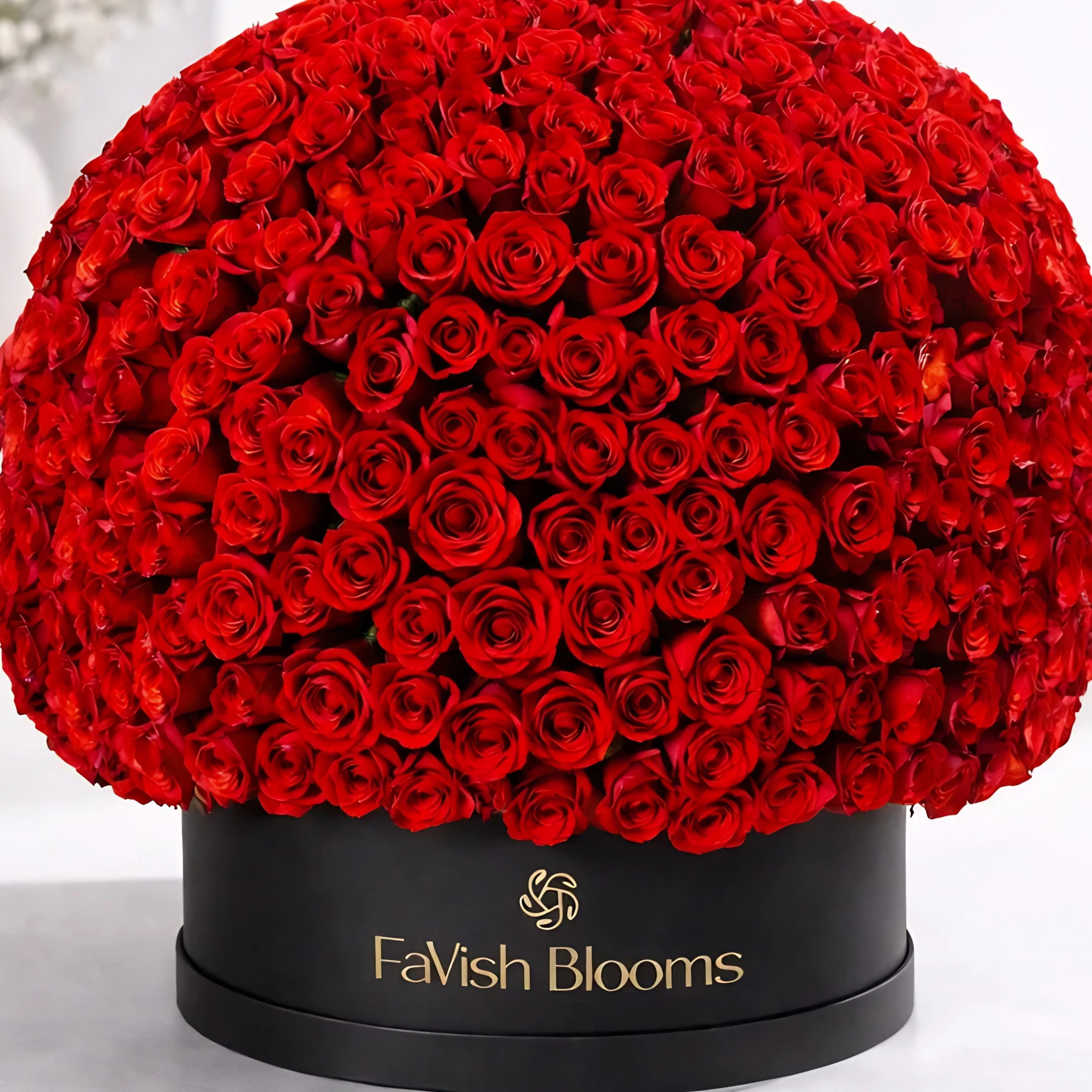 A Year of Love – 365 Red Roses Hat Box