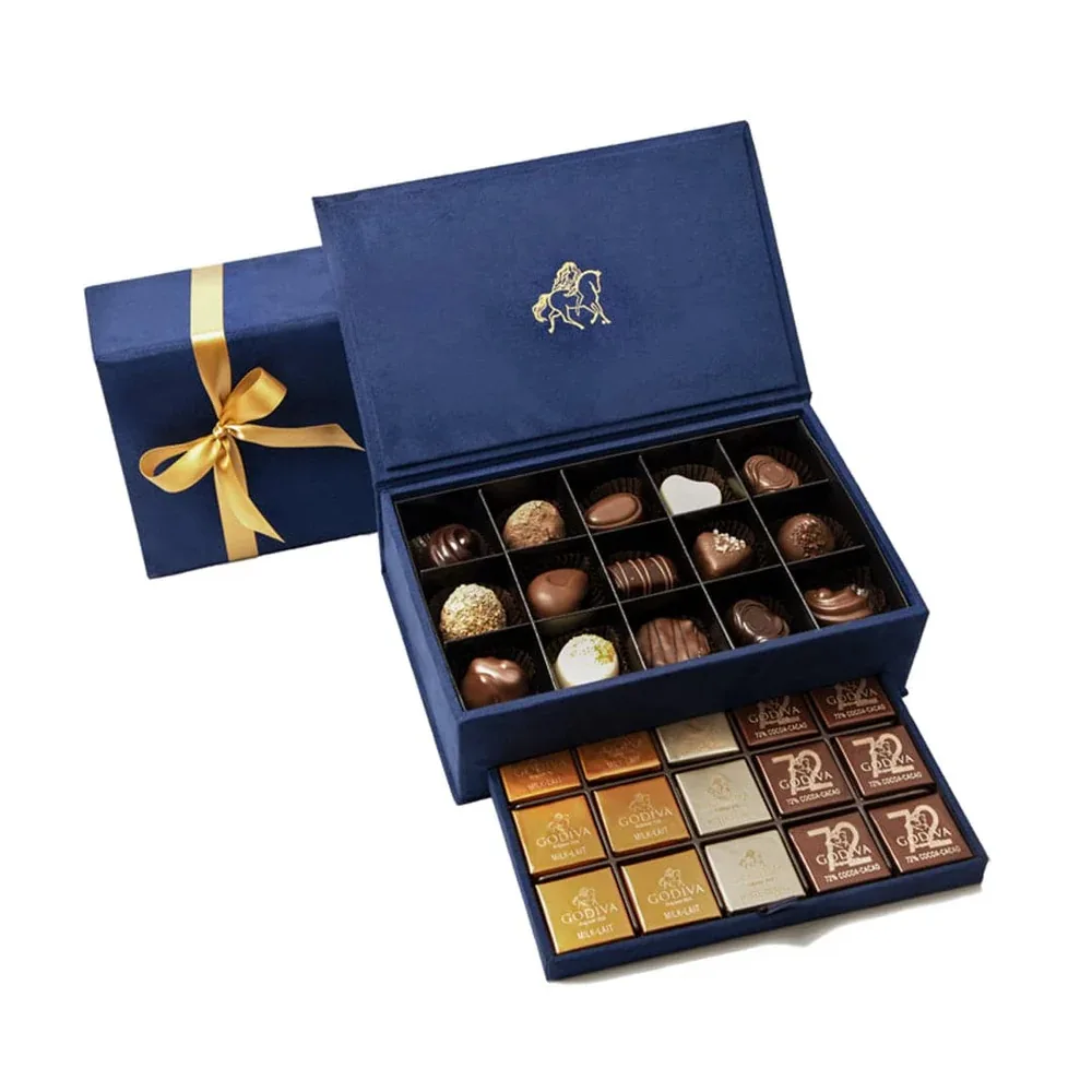 Godiva Royal Gift Box Medium Navy Blue with 15 pralines and 30 carrés for luxury chocolate gifting