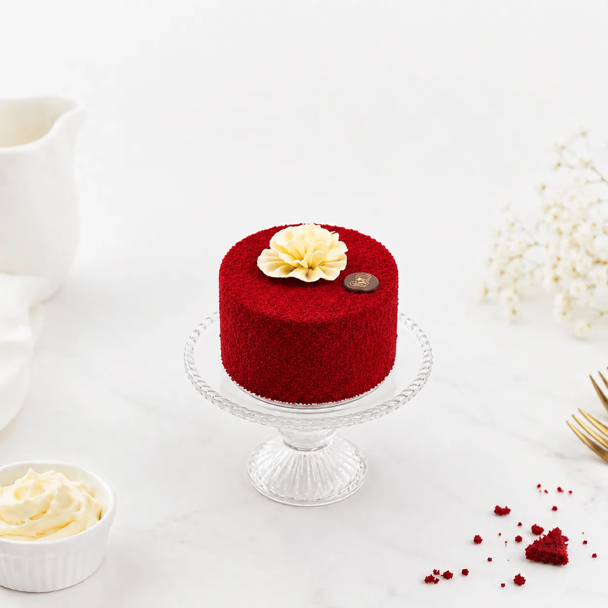 Premium Red Velvet Cake 4 portion with soft sponge and creamy frosting